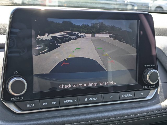 Used 2024 Nissan Rogue SV FWD image 23