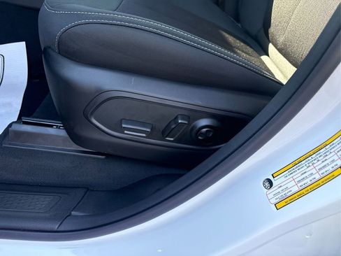 New 2026 Jeep Grand Cherokee L Laredo image 19