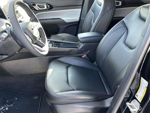 Used 2024 Jeep Compass Limited image 17