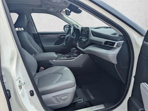 Used 2020 Toyota Highlander Platinum FWD image 20
