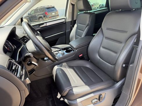 Used 2012 Volkswagen Touareg VR6 AWD/4WD image 12