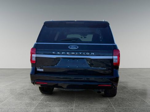 Used 2022 Ford Expedition XLT image 4