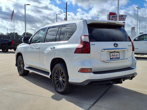 Used 2022 Lexus GX 460 Premium w/ Accessory Package image 2