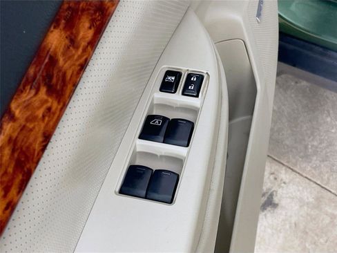 Used 2012 Subaru Outback 3.6R Limited image 20