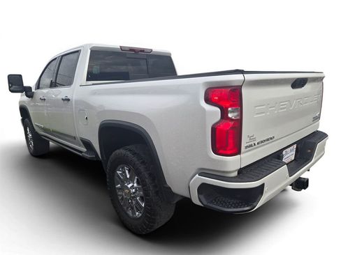 Used 2024 Chevrolet Silverado 3500 High Country w/ High Country Premium Package AWD/4WD image 3