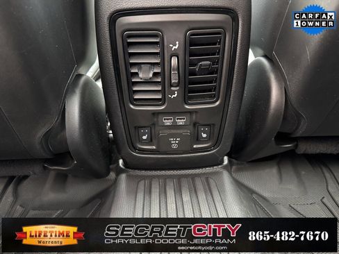 Used 2023 Dodge Durango R/T w/ Hemi Orange Plus Package image 25