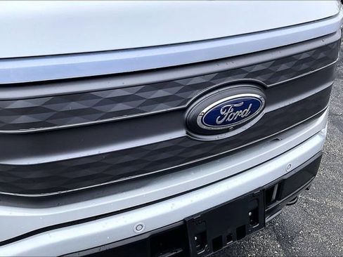 Used 2023 Ford F150 Lightning Lariat image 31