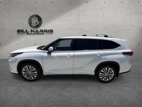 Used 2023 Toyota Highlander Platinum AWD/4WD image 13