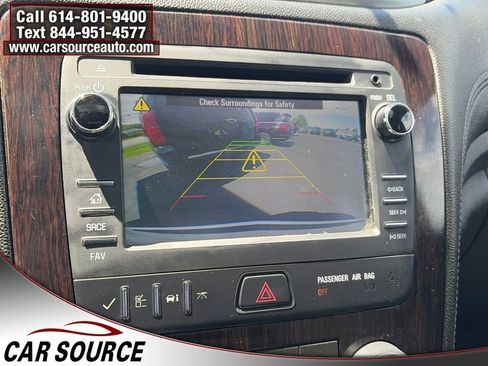 Used 2015 Chevrolet Traverse LT w/ Style and Technology Package FWD image 16