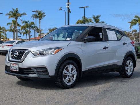 Used 2019 Nissan Kicks S FWD image 11