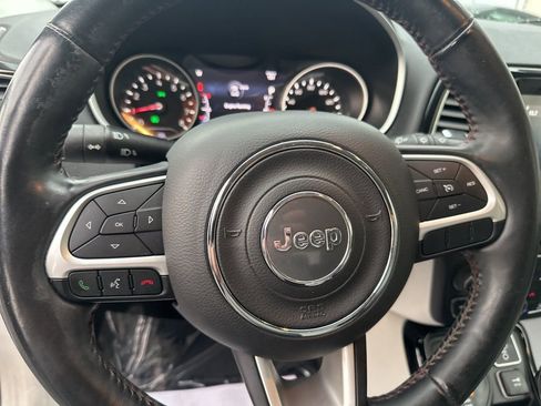 Used 2019 Jeep Compass Limited AWD/4WD image 14