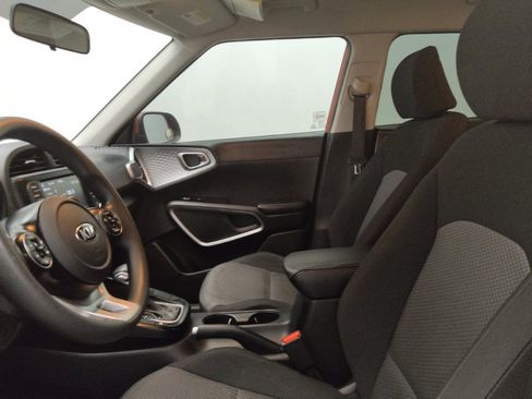 Used 2020 Kia Soul LX FWD image 17