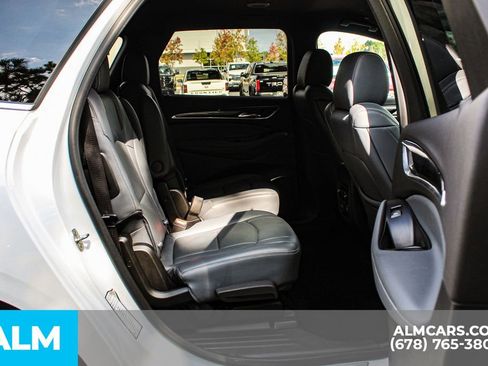 Used 2024 Buick Enclave Premium image 21