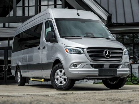 Used 2025 Mercedes-Benz Sprinter 2500 image 1