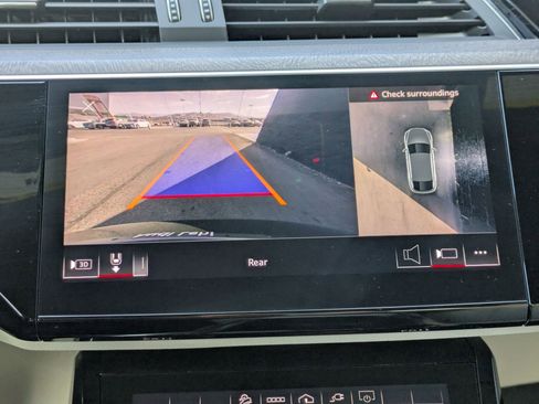 Used 2024 Audi Q8 e-tron Premium Plus w/ Premium Plus Package image 17