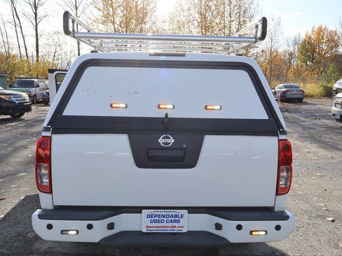 Used 2020 Nissan Frontier SV image 4