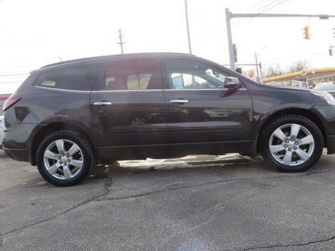 Used 2016 Chevrolet Traverse LT w/ Style and Technology Package image 6