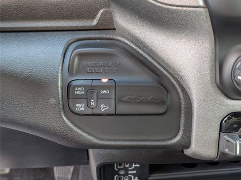 Used 2024 RAM 2500 Tradesman w/ Chrome Appearance Group image 25