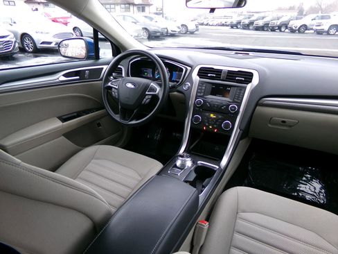 Used 2018 Ford Fusion SE image 36