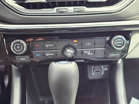 New 2026 Jeep Compass Latitude AWD/4WD image 12