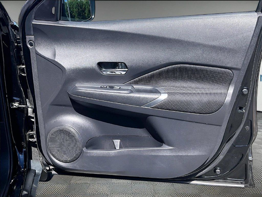 Used 2021 Nissan Kicks SV FWD image 12