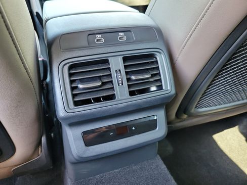 Used 2025 Audi Q5 Premium Plus w/ Premium Plus image 15