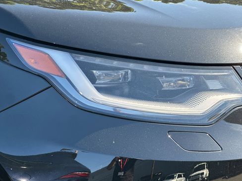 Used 2023 Land Rover Discovery S R-Dynamic image 12