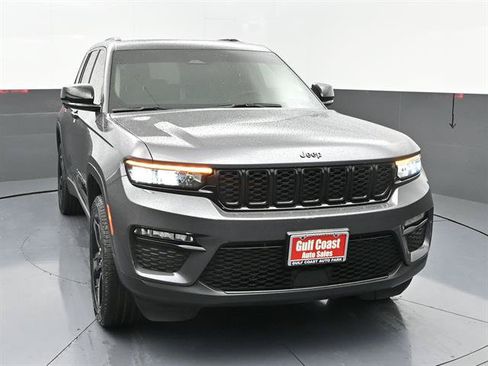 Used 2024 Jeep Grand Cherokee Limited w/ Black Appearance Package AWD/4WD image 3