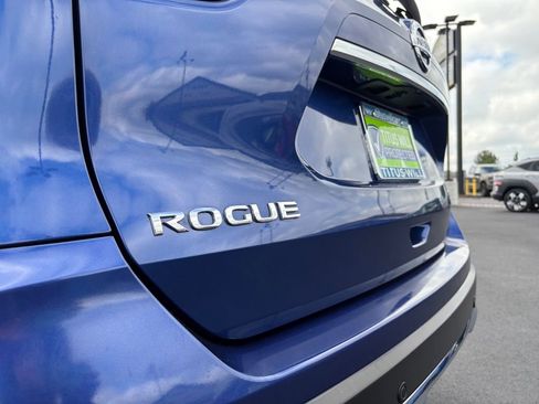 Used 2020 Nissan Rogue SV FWD image 35