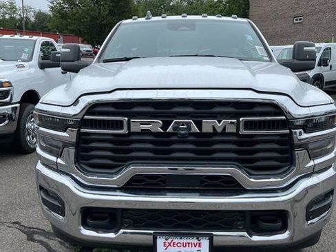 New 2025 RAM 2500 Tradesman AWD/4WD image 4