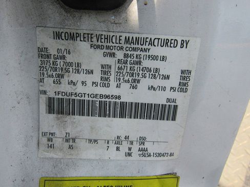 Used 2016 Ford F550 2WD Regular Cab Super Duty image 32