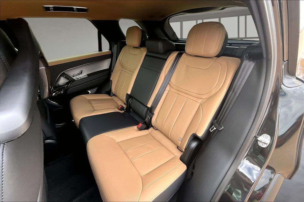 New 2026 Land Rover Range Rover Sport Dynamic SE AWD/4WD image 10