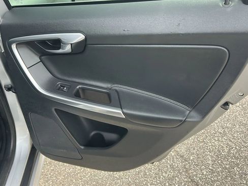 Used 2015 Volvo XC60 T6 Premier Plus AWD/4WD image 16