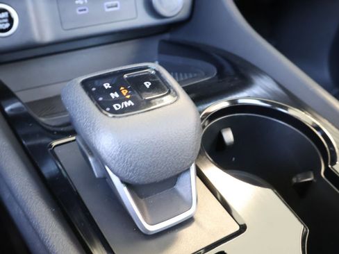 Used 2023 Nissan Rogue SV w/ SV Premium B Package image 27