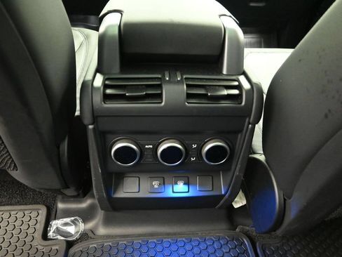 Used 2024 Land Rover Defender 110 X-Dynamic SE AWD/4WD image 13