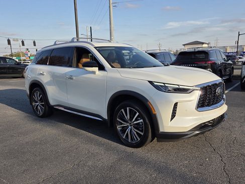 Used 2023 INFINITI QX60 Sensory w/ Vision Package image 4