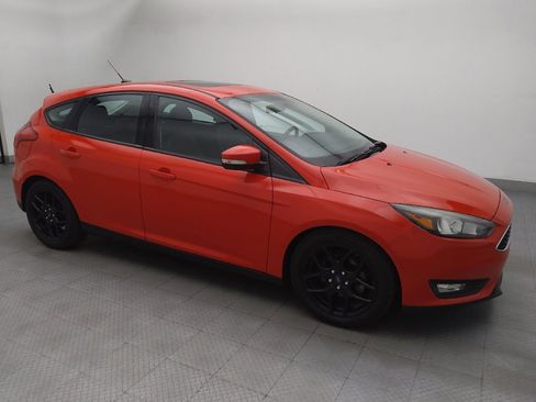 Used 2016 Ford Focus SE w/ Equipment Group 201A FWD image 11
