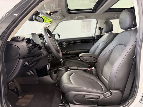Used 2023 MINI Cooper 2-Door Hardtop FWD image 10