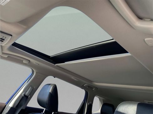 Used 2023 Nissan Rogue Platinum w/ Platinum Premium Package image 19