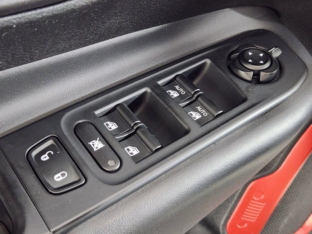 Used 2016 Jeep Renegade Trailhawk AWD/4WD image 17
