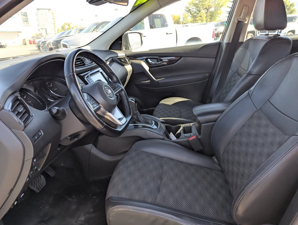 Used 2022 Nissan Rogue Sport SV w/ Technology Package AWD/4WD image 25