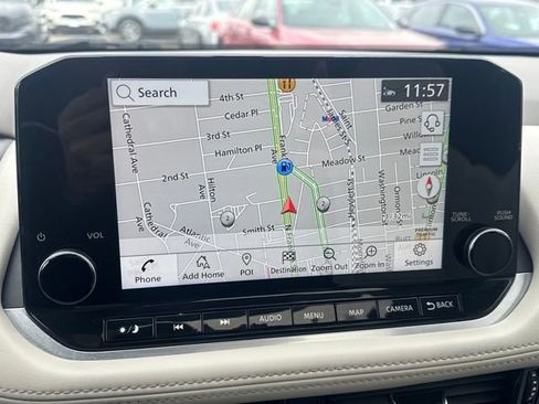 Used 2023 Nissan Rogue SL w/ SL Premium Package image 9