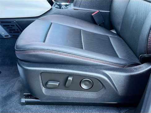 Used 2023 GMC Canyon AT4X image 18