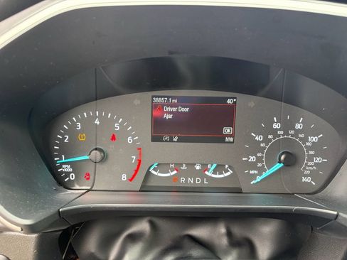 Used 2022 Ford Escape SE w/ SE Sport Appearance Package image 19