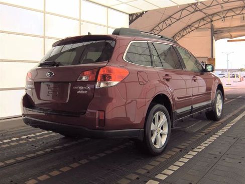 Used 2014 Subaru Outback 2.5i Premium w/ Moonroof Package image 5