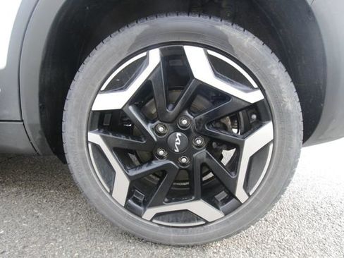 Used 2024 Kia Seltos SX w/ SX Sunroof Package image 13