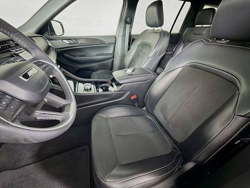 Used 2023 Jeep Grand Cherokee L Laredo AWD/4WD image 2