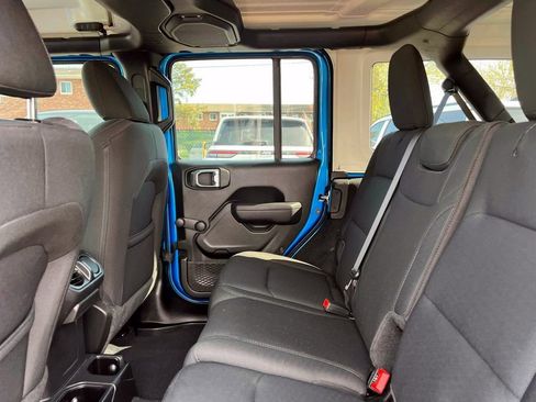 Used 2022 Jeep Wrangler Unlimited Sport AWD/4WD image 14