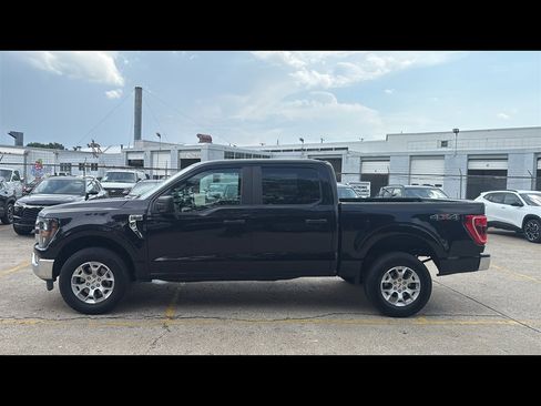 Used 2023 Ford F150 XLT image 3