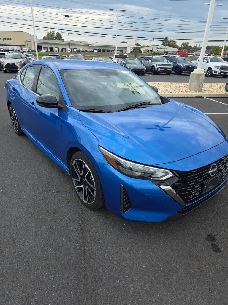 Used 2025 Nissan Sentra SR FWD image 10